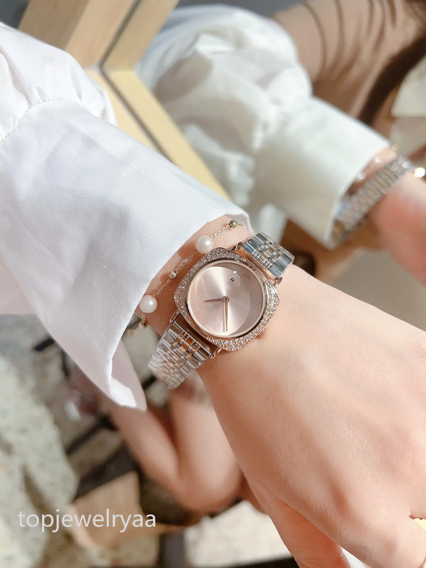 Reloj Pulsera En Cuero Para Mujer Fotos Reales Y Hermosos - $ 9.999