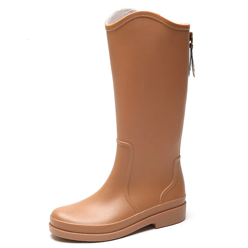 Bottes de pluie Bottes de pluie hautes femmes mode imperméable à l'eau isolé chaussures en caoutchouc femme jardin travail galoches cuissardes Zapatos Mujer 230912