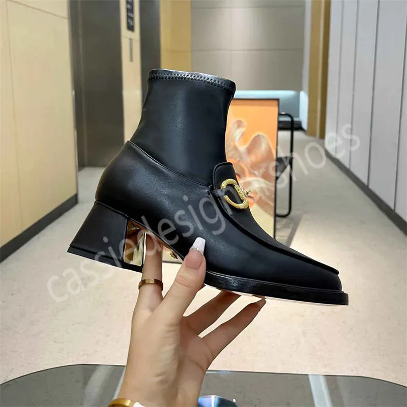 Designer-Frauenstiefel, Modedesigner, weibliche Chucky-Absätze, kurze Stiefel, Herbst, quadratischer Kopf, Metalldekor, Outdoor-Pumpen, neue Marke, weibliches Kleid, Party, High Heels