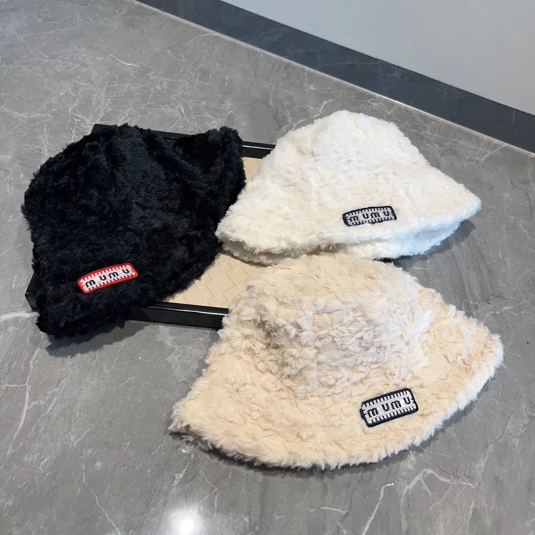 Womens Luxury Autumn and Winter Sheep Plush Designer bucket hat Wedding Date cap Holiday Warm Letter Embroidery 3 Colors beanie