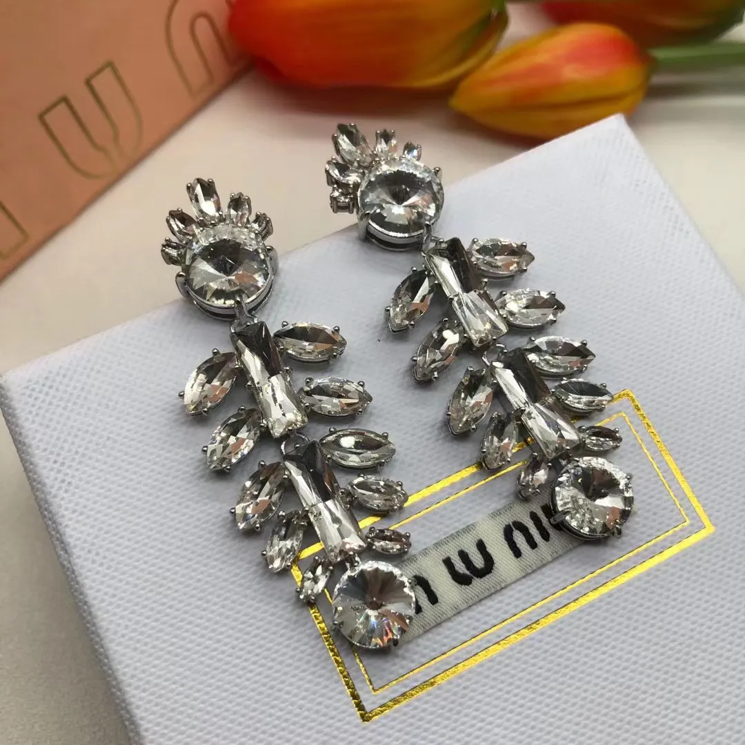 Mi u Crystal Rhinestone Leaf Tassel Earrings Female French Simple Long Sparkling Diamond Leaf Earrings Wholesale