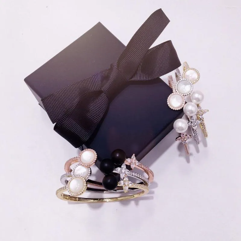Bracciale IN2023 Trend Bracciale con apertura perla con diamanti Da indossare tutti i giorni Festa Compleanno Ottone placcato oro color oro