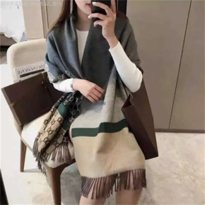 20% rabatt på halsduk Ny G Little Bee Transition Color Double Sided Jacquard Long Beard Scarf Big Brand Cashmere Fashion Shawl Dual Use