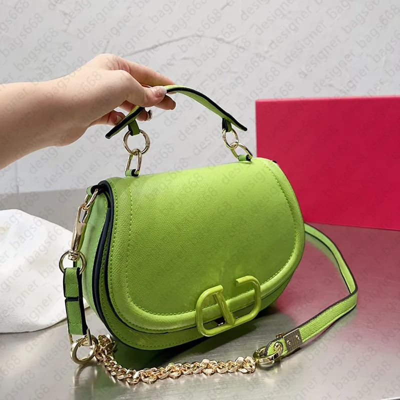 Designer crossbody väska högkvalitativ handväska 5a mode axelväska enkel stil kvinnors väska äkta läder underarm väska metall logotypkedja # ny