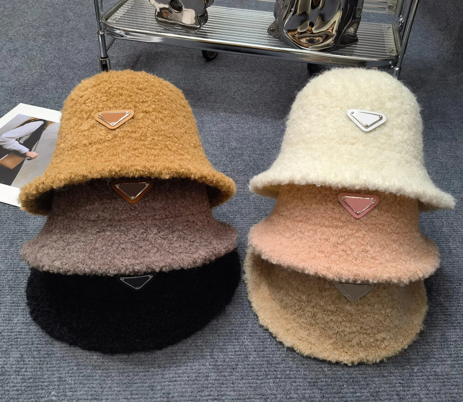 Luxury Designer Bucket Hat Classic Style Stingy Brim Hats  display picture 1
