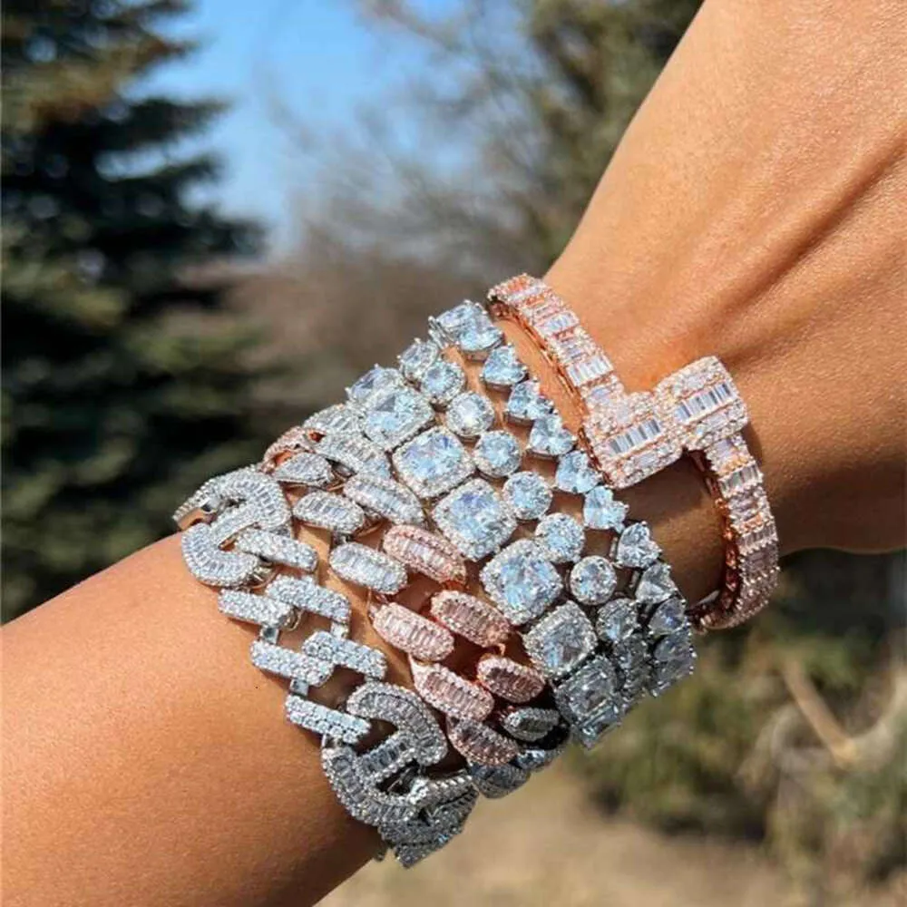 Bracelet de Tennis en forme de cœur glacé, plaqué or, bijoux de luxe Hip Hop pour femmes, Baguette glacée Cz, diamant, maillons cubains