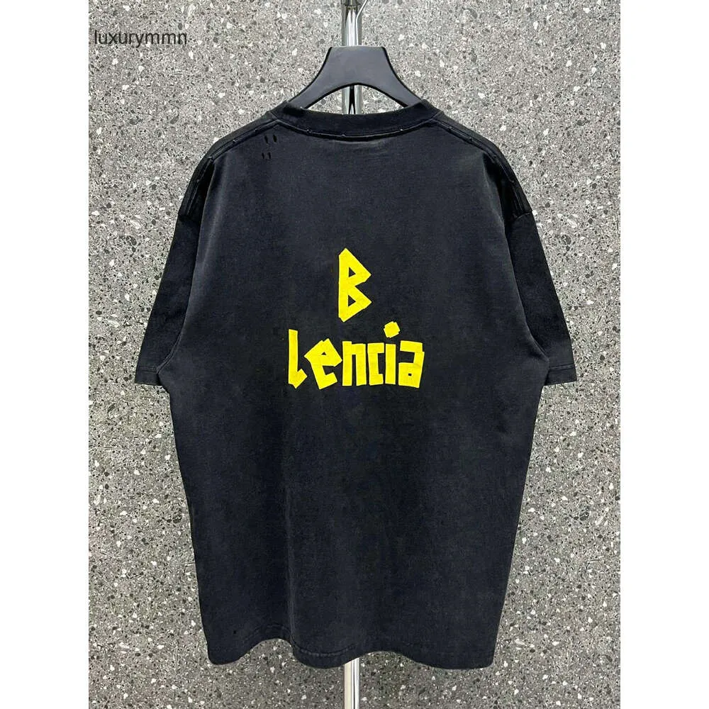 デザイナーTシャツBalencigsフーディーズメンズスウェットシャツトレンディなパリ夏の新しいバックテープショートリーブOSカップルのショルダードロップカジュアルTシャツの正しいバージョン