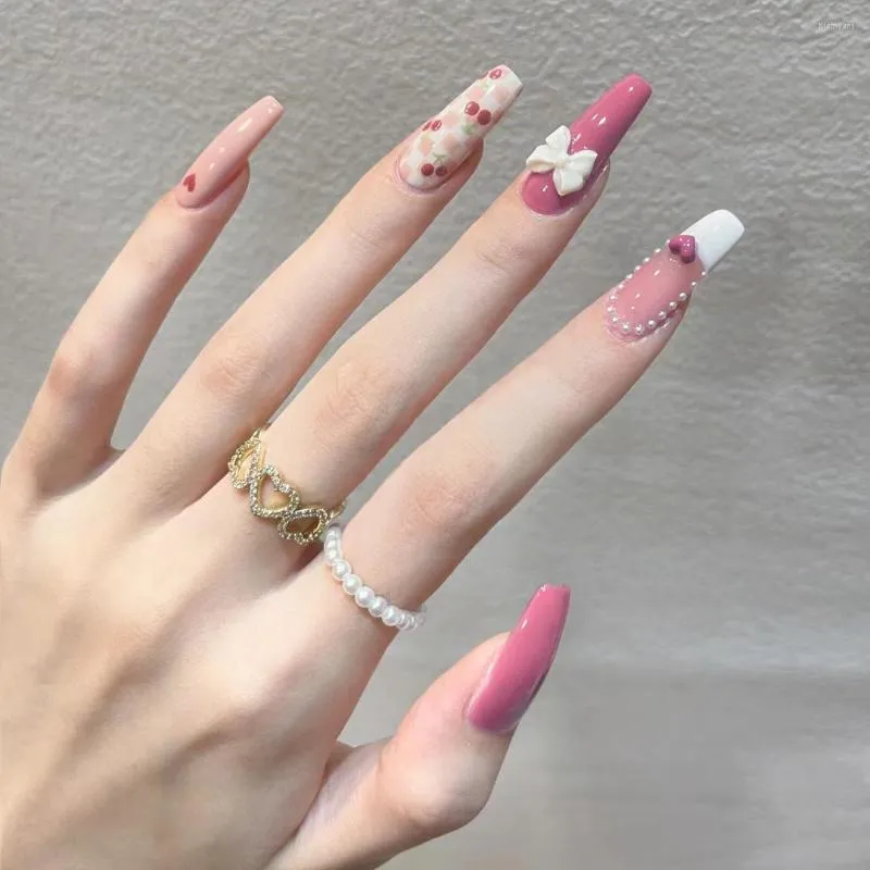偽の爪24pcs韓国ピンクのチェリー長いffinフェイクフルカバープレスウェアラブル取り外し可能な完成爪