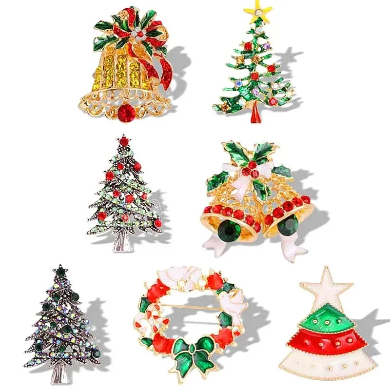 Ny lyxig utsökt jullegering broscher mode Santa Wreath Xmas Tree Emamel Metal Badges Pins Party Clothes Accessories