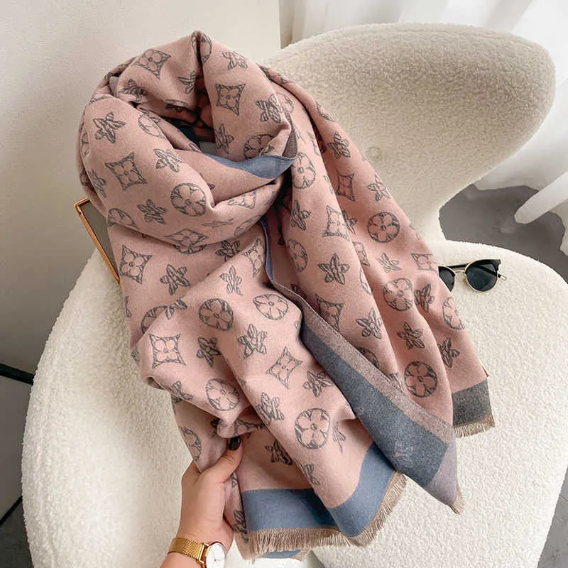 scarf European and American Light Luxury Five pointed Star Scarf WomensA utumna ndW interB igB randD oubles idedI ashmereS carfW rappedw ithW armA irC onditioni