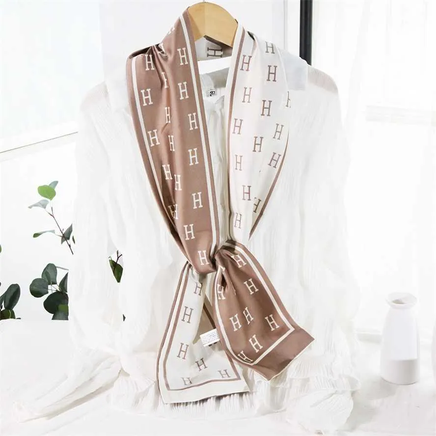 30% rabatt på koreansk version liten för New Round Dot Women's Professional Satin Double-Layer Handle Ribbon Scarf