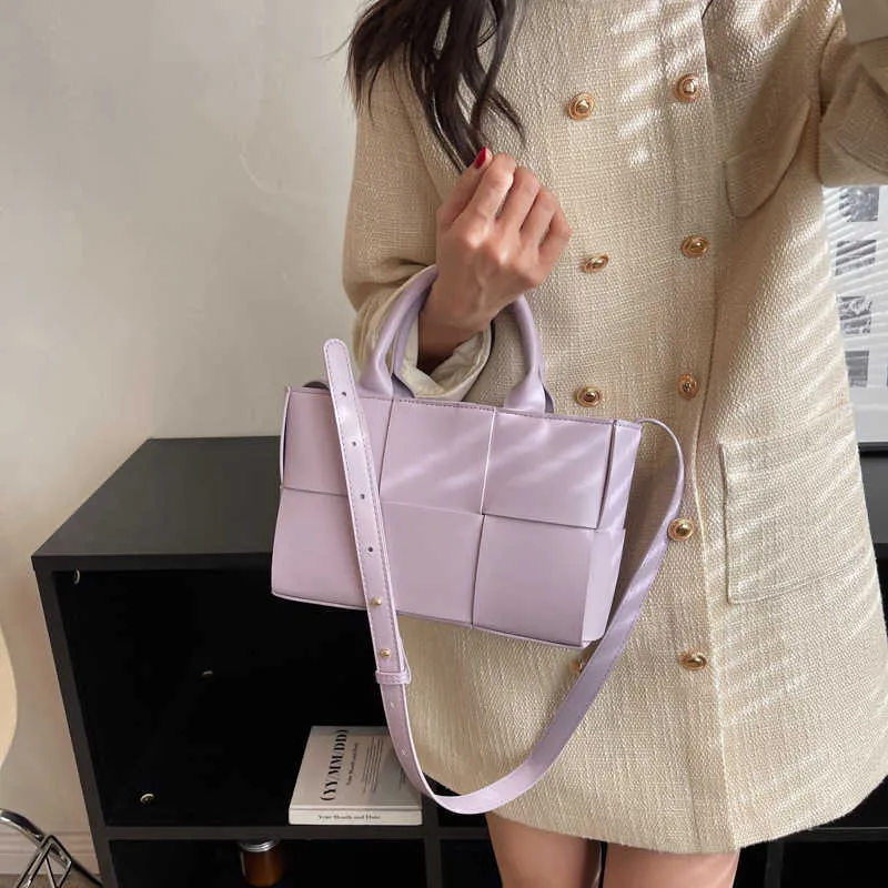 DHgate Wholesale tote bags of Botegss Ventss Arco Handbags online store Womens Bag 2023 New Fashion Crossbody Foreign Weaving Big Tote Handheld With Real Logo Bags Luggage Accessories