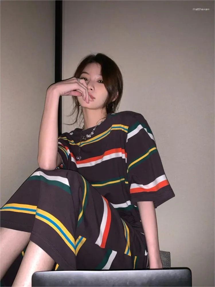 작업 드레스 Herstory 2023 여름 한국 탄성 허리 짧은 줄무늬 상단 치마 2 피스 세트 여성 세트 여자 의상