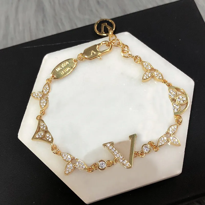 Projektant biżuterii łańcuch biżuterii bransoletki Kobiety Bogucie Łańcuchy mankietów marka Letter Crystal Gold Srebrna miedziana bransoletka