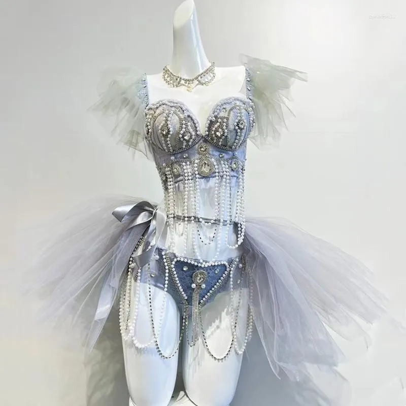 Sahne Giyim Bar Dancer Team Müzik Festivali Giyim Partisi Gösteri Çılgın Kıyafetler Gri Parlak Rhinestones Pearl Bikini Mesh Mini Etek Kostüm