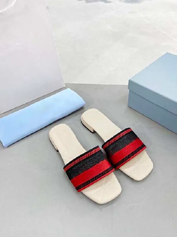 Sandalias diseñador para mujer chanclas Carta Outwear zapatillas bordadas de fondo plano zapatillas de fondo suave sandalias de playa versátiles