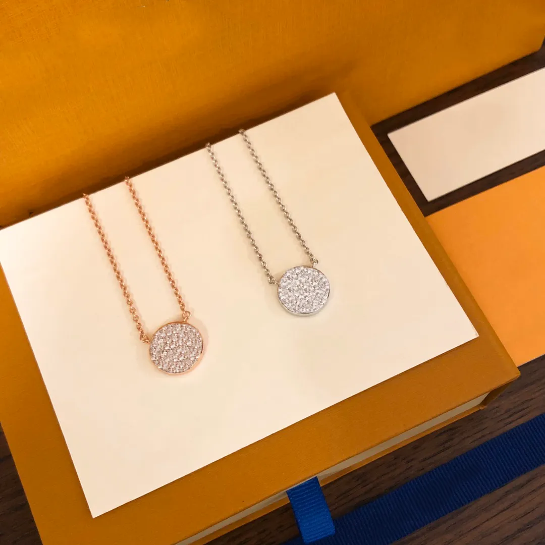 Colliers de créateurs pour femmes, élégant, plein de diamants, médaillon d'herbe à 4 feuilles, bijoux de styliste, cadeau pour filles