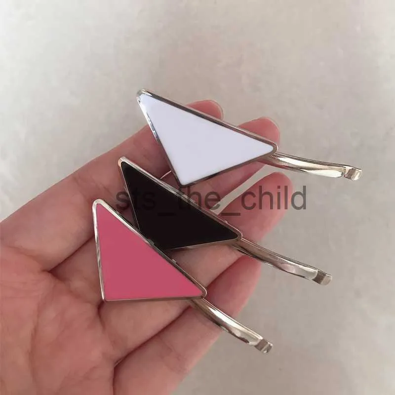 Hårklämmor Barrettes Hot Metal Triangle Hair Clip with Stamp Women Girl Triangle Letter Barrettes Fashion Hair Accessories High Quality X0913