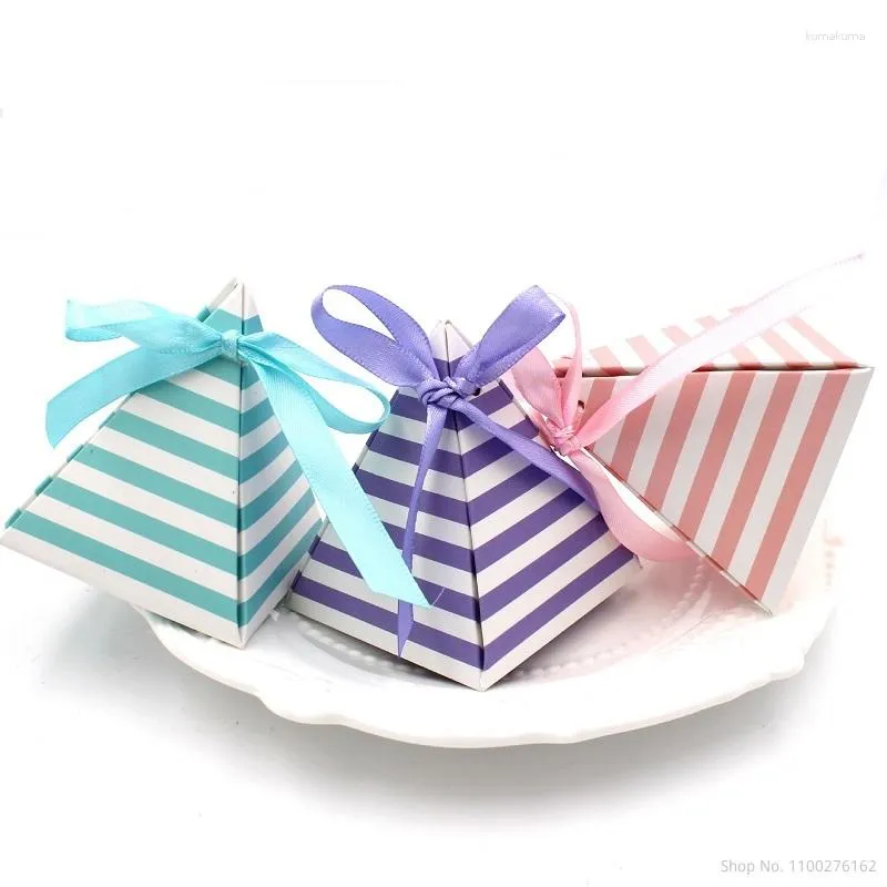 Present Wrap Est Pyramid Candy Boxes With Rand Striped Box för gäster Bröllopsfest Favor Decora Baby Shower Birthday