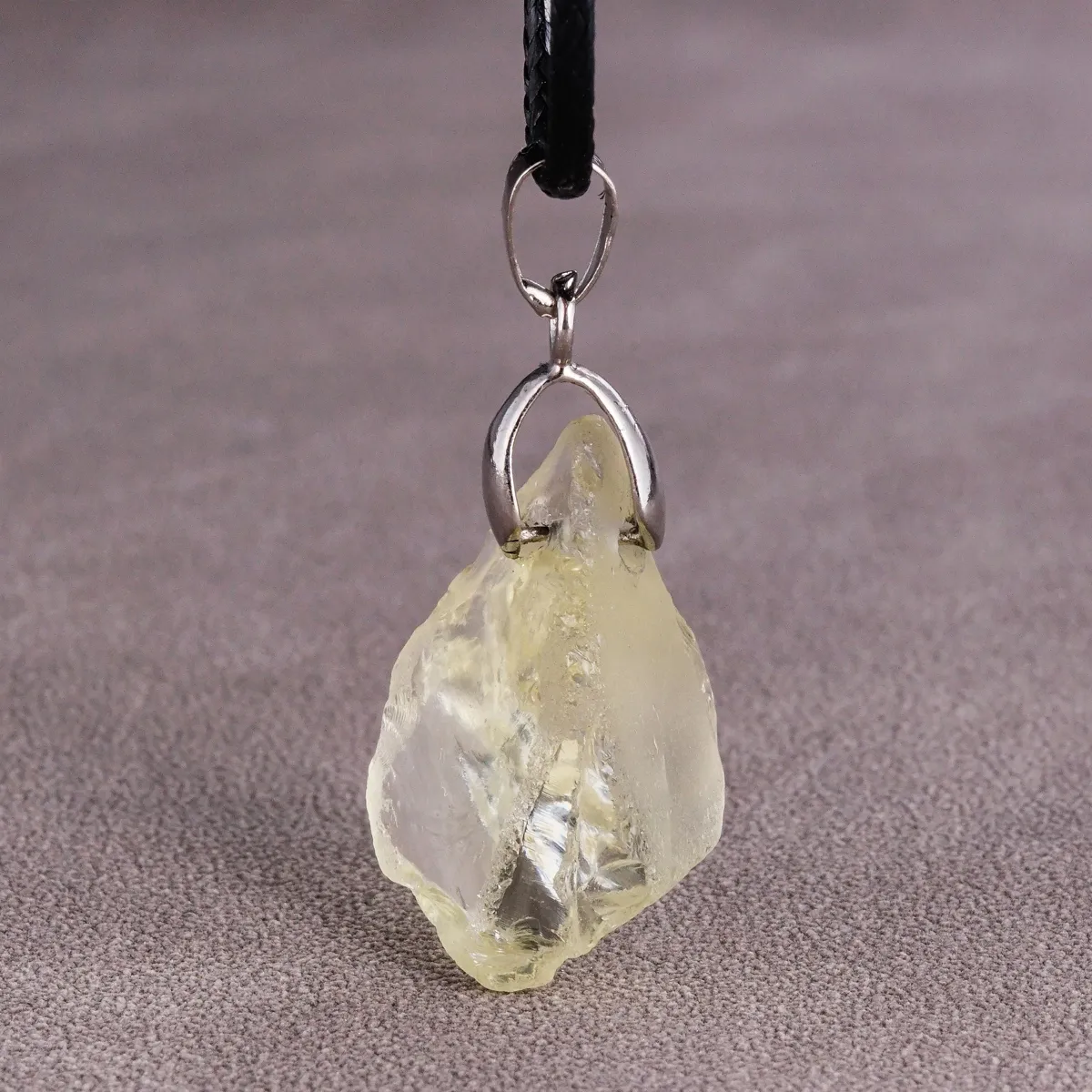 Pietra preziosa naturale irregolare Collana di cristallo giallo Collane a catena con ciondolo Collana di gioielli di design Donna Gioielli semplici per coppie Alta gioielleria Gioielli e gemme