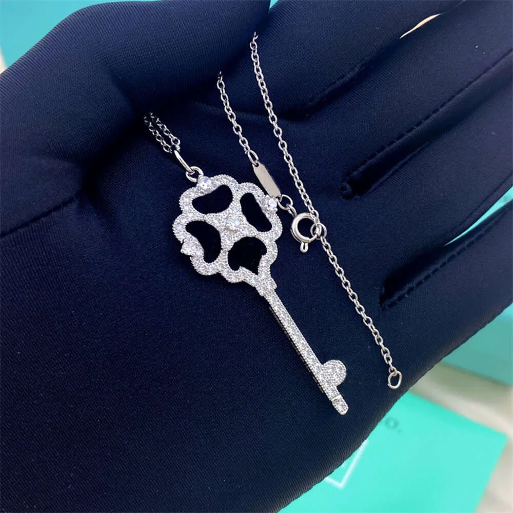 Key necklace for girlfriend 2025