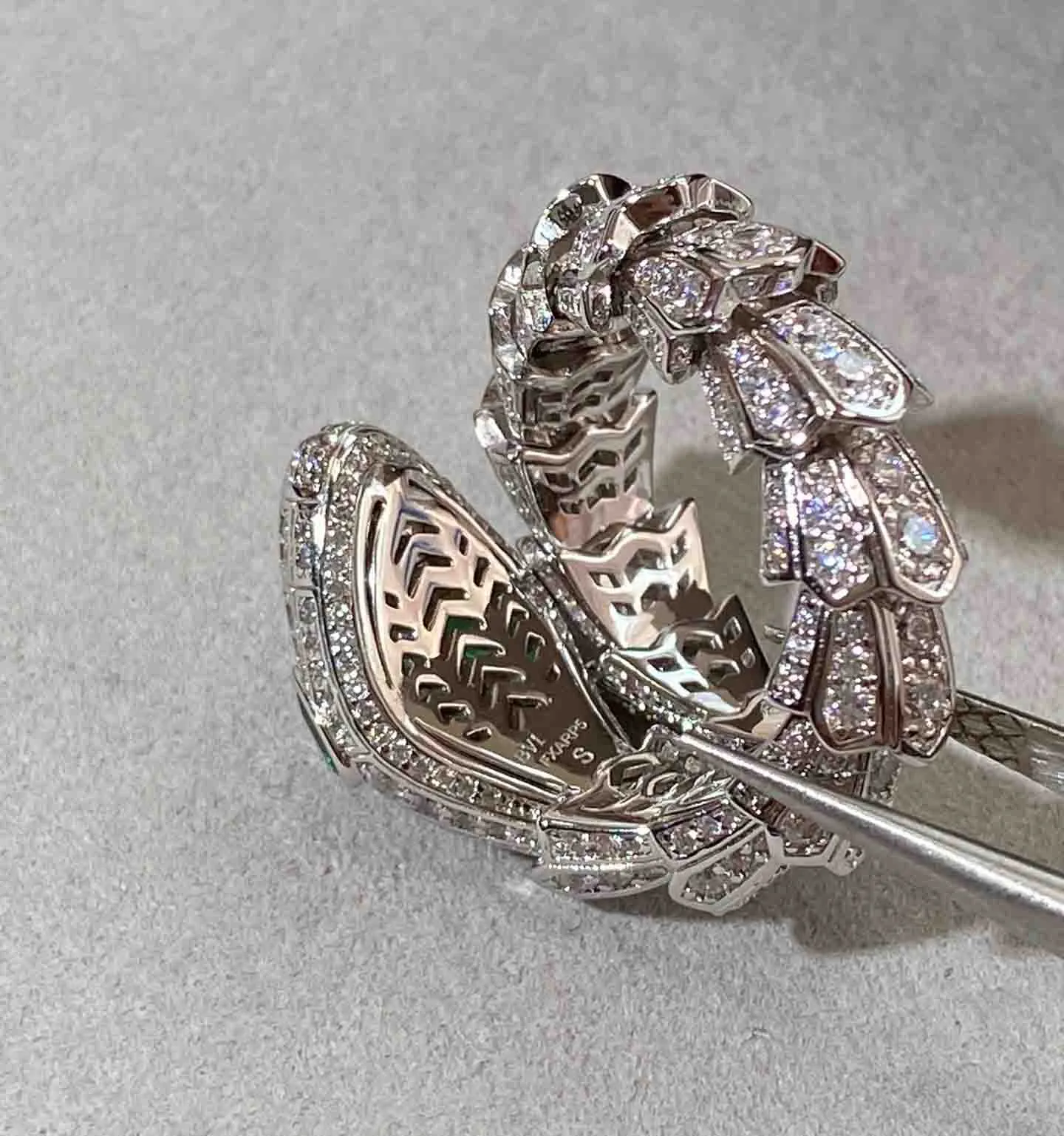 2023 Luxury Quality Charm Punk Wedding Band Finger Woman