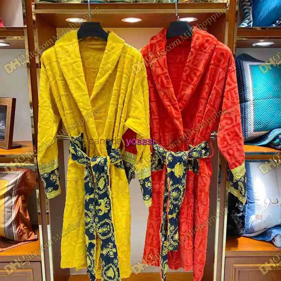 Womens Sleep Lounge Velvet Bathrobe Robe Designers Bathrobe Barock Fashion Pyjamas Mens Women Letter Jacquard Printing Barocco Print ärmar Shawl Collar Pocket