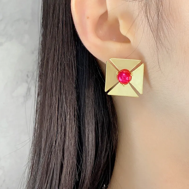 Женские дизайнерские серьги Love Earrings для женщин Красные драгоценные камни Шпильки 18-каратного золота с покрытием для девочек Вход Lux День святого Валентина Свадебные украшения Hot -7