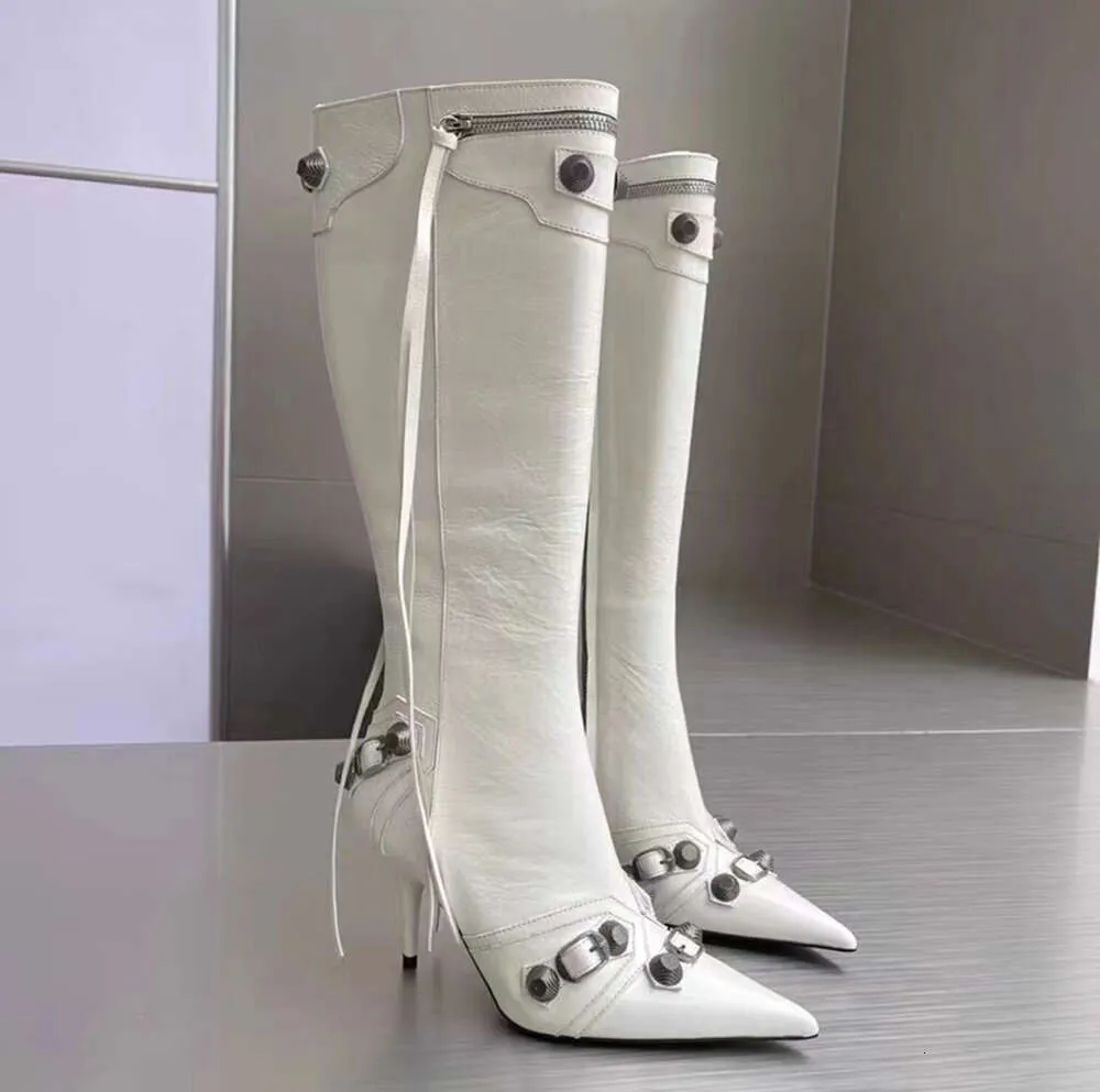 Femmes derme stiletto bottes de longueur au genou gland pointu locomotive boucle de goujon embelli fermeture éclair latérale luxe designer usine chaussures mode