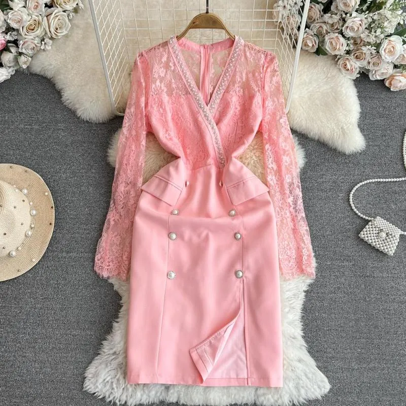 Casual Dresses HIGH STREET Est 2023 Designer Fashion Women's Long Sleeved Pearl Beaded V-neck Lace Patchwork Slit Dress