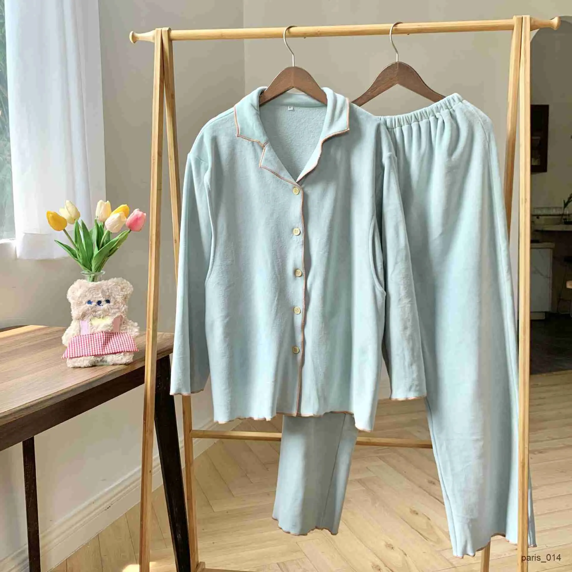 Velvet Lounge Pajama Sets Pajamas For Women Long Sleeved Postpartum Nursing  Clothes For Autumn And Winter Simple And Elegant Home Furnings R230914 From  Paris_014, $54.73