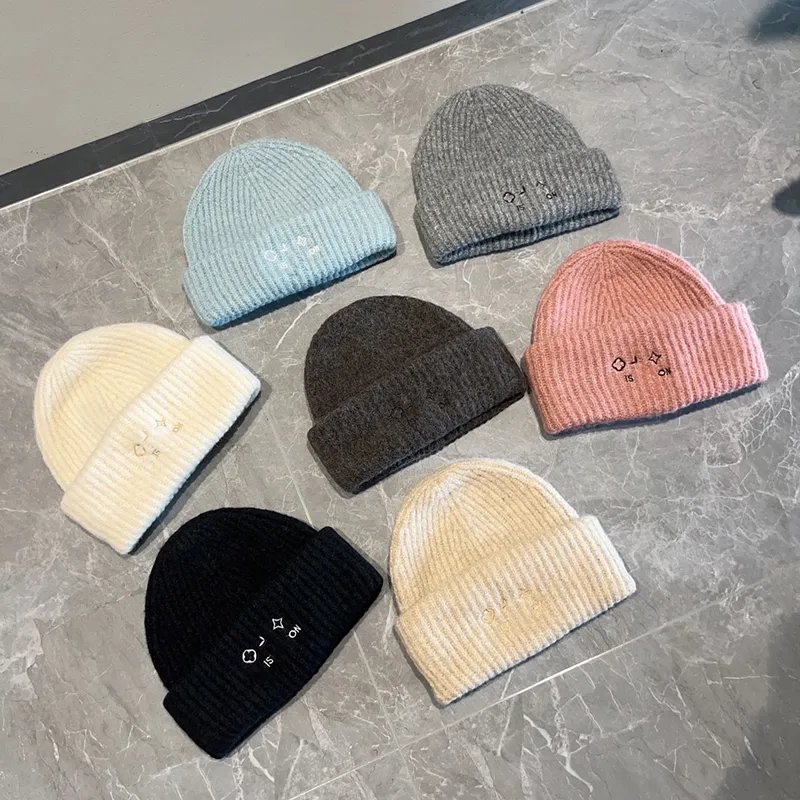 Berretto alla moda Beanie Designer Disponibile cappello da uomo e da donna Casual Qualsiasi combinazione di colori