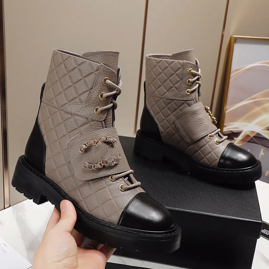 Martin Ankle Boot Quality Knight Boot Flat Lace Up Shoes 조절 가능한 지퍼 오프닝 오토바이 부츠 여성 디자이너