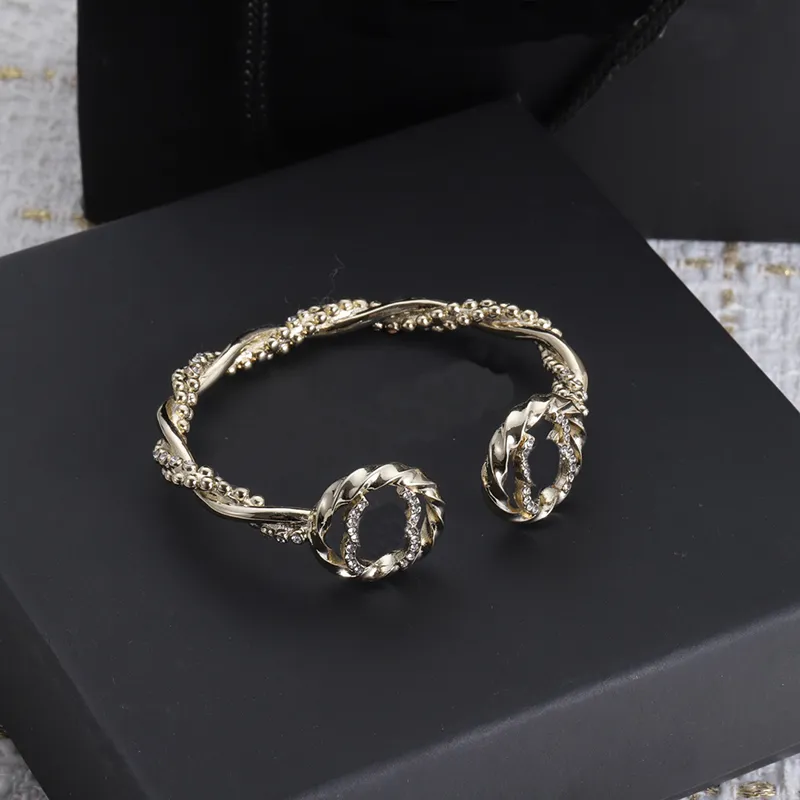 Bangle designer Designer bracelet pour femme ch Femmes Poignet bracelets appropriés bracelet Marque de luxe réplique officielle Printemps CHD2309148 capsboys