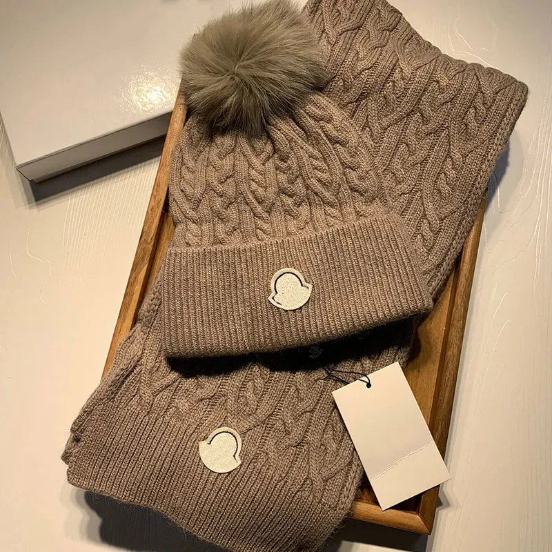 Chapeaux Foulards Ensembles Mode gris laine tendance chapeaux écharpe ensemble luxe sacoche chapeaux hommes et femmes mode designer châle écharpes en cachemire gants adaptés pour l'hiver