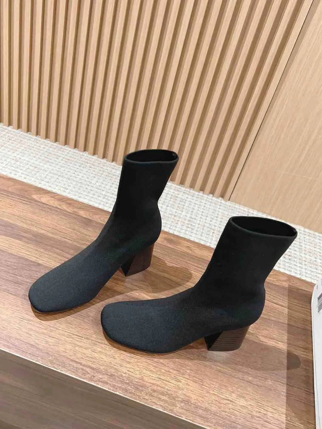 Botas cortas para mujer, marca de diseñador famoso, moda informal versátil, 2023