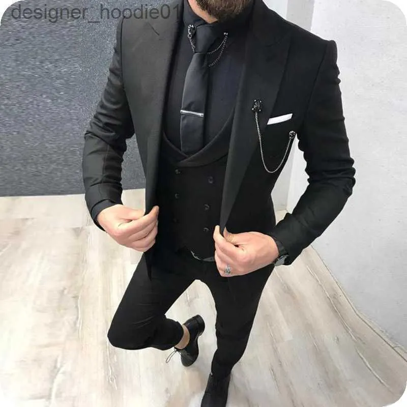 Abiti da uomo Blazer Groomsmen su misura Smoking da sposo con risvolto a punta Abiti da uomo neri Matrimonio Best Man 3 pezzi Blazer (giacca + pantaloni + cravatta + gilet) L625 L230914