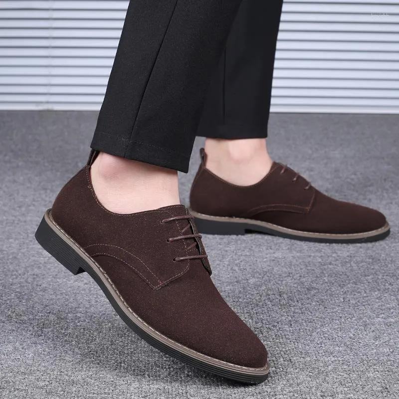 Scarpe eleganti Derby alla moda da uomo in pelle scamosciata con lacci Casual da lavoro per matrimoni, scarpe comode