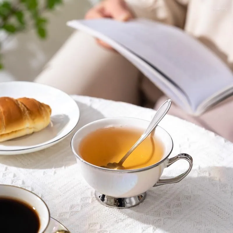 Чашки, блюдца, креативная керамическая кофейная чашка и набор блюдец, высококачественная легкая, роскошная ложка для послеобеденного чая с чашкой, трехсекционная