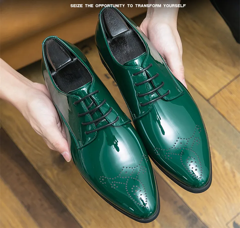 Espelhos de moda verde, homens pontudos, sapatos de vestido elegância, sapatos de festa, sapatos de couro para homens zapatos para hombre para meninos