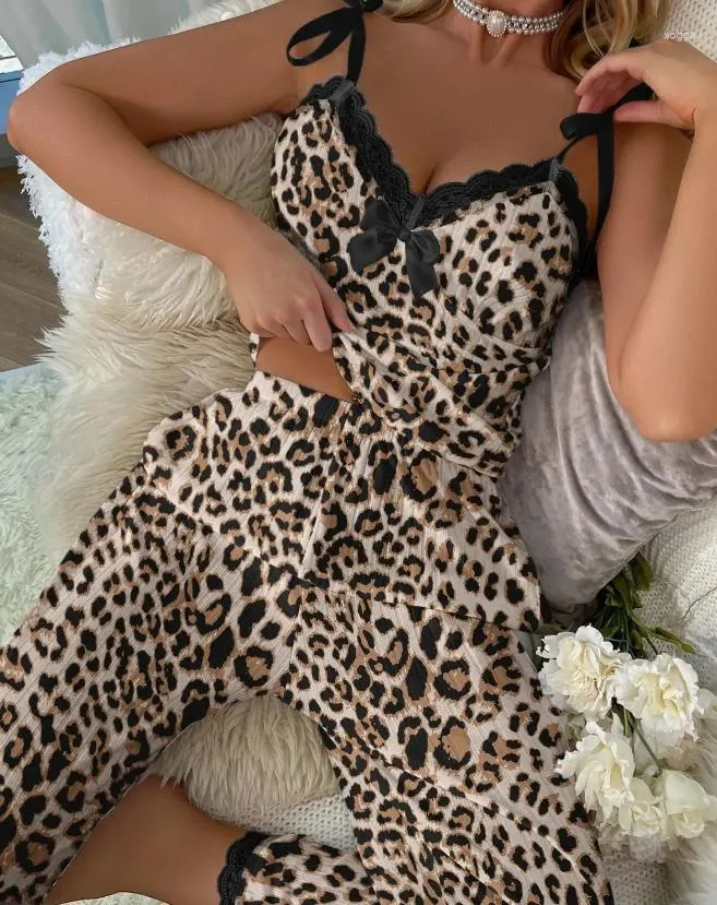 Pyjama imprimé léopard pour femmes, vêtements de nuit, mode d'été, nœud papillon, garniture en dentelle, col en v, bretelles Spaghetti, Cami décontracté, ensemble pantalon pour la maison