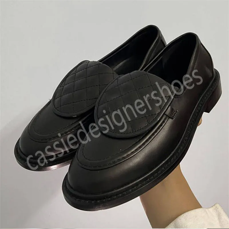 Yuvarlak Toe Düz Alt Loafers Klasik Gerçek Deri Spring Street Wear Yumuşak Yürüyüş Daireleri Kadın Derin Ağız Kontrollü Tek Ayakkabılar