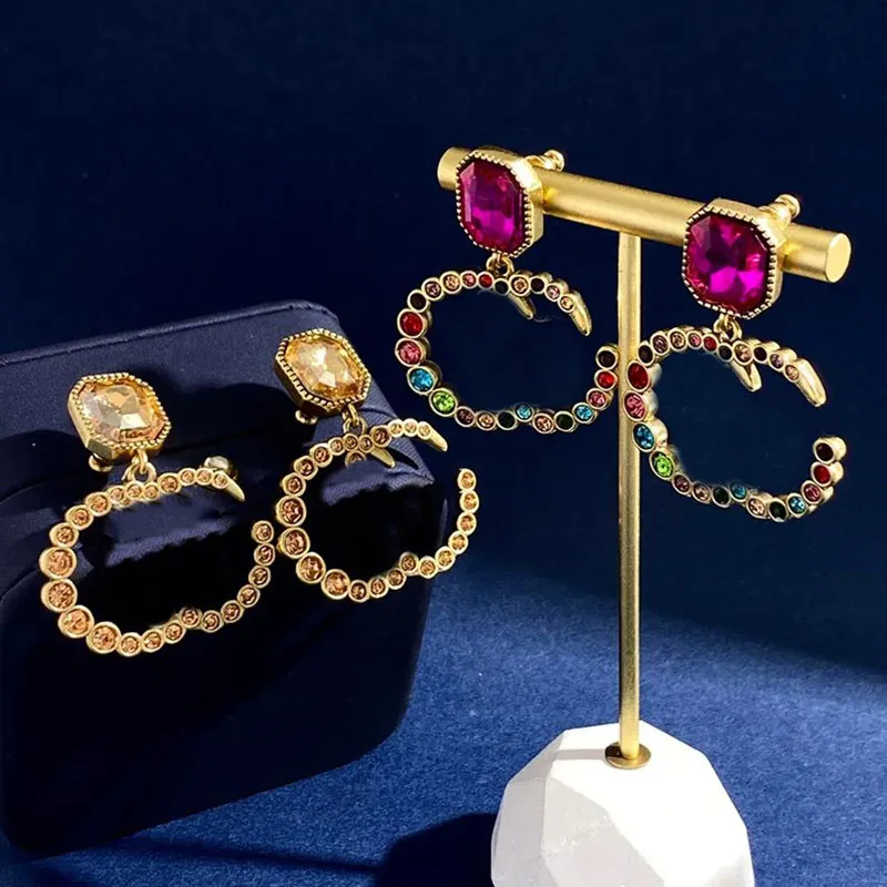 women luxury retro letters stud earrings designer hoop earring colorful bling diamond crystal dangle earings ear rings party wedding jewelry