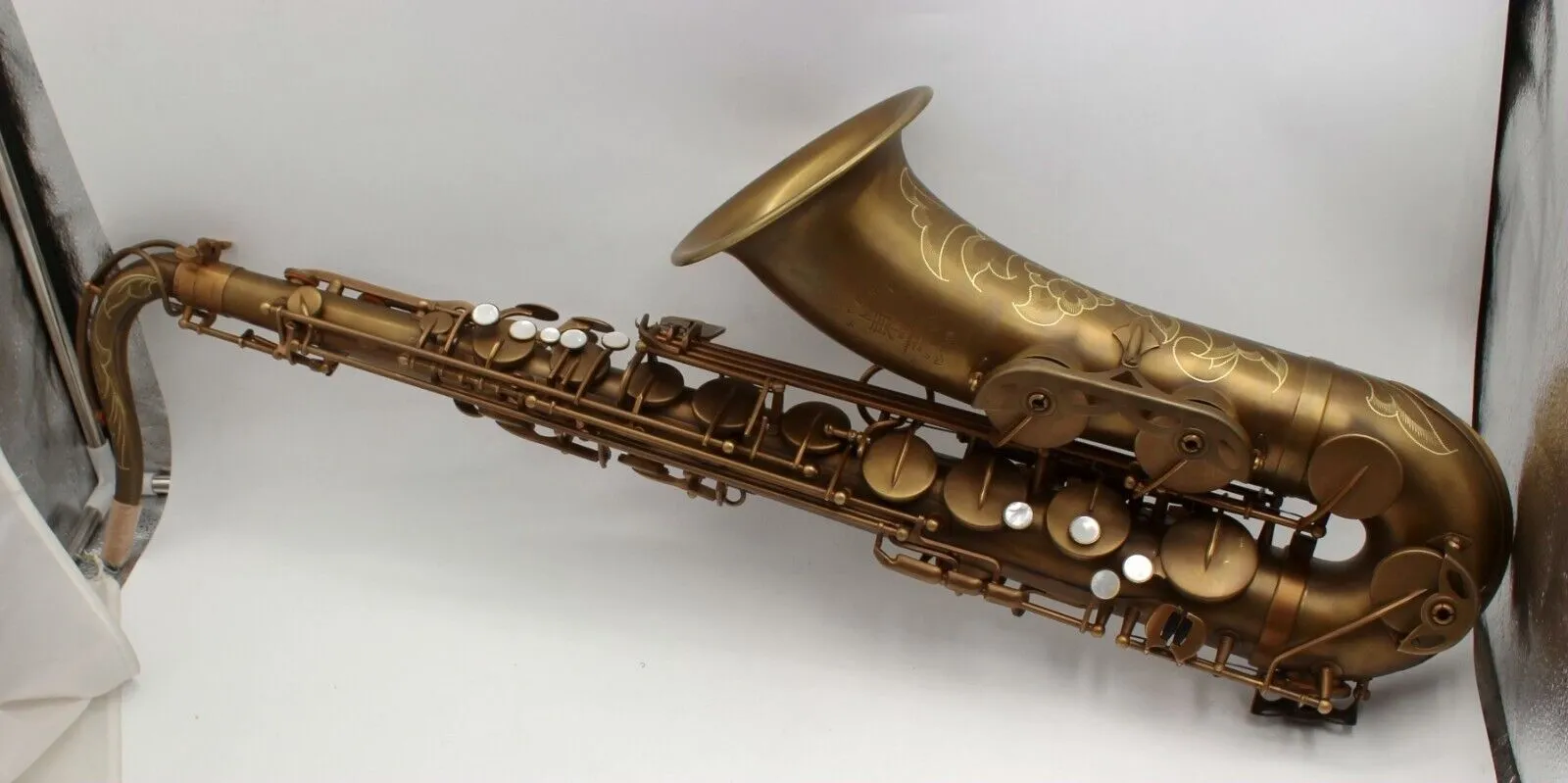 Eastern Music Pro Använd Vintage Antique Unlacquered Mark VI Style Tenor Saxophone 000 000
