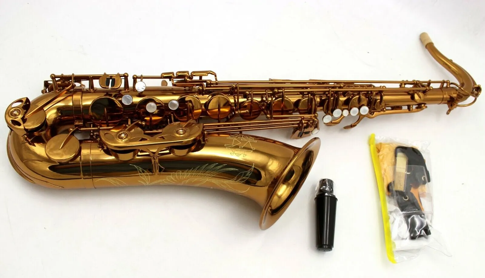 Eastern Music Dark Gold Lacquer Tenor Saxofon Mark VI Type No F# by PC Case 01