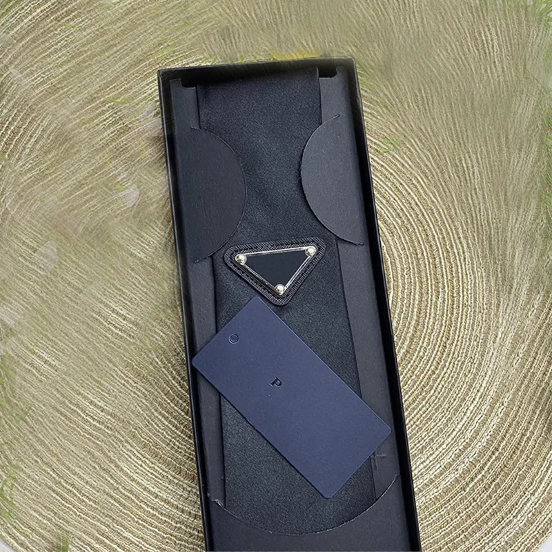 P klasyczny projekt mody projektant remisów dziewczęta z trójkątnym wzorem litera krawat krawat liste