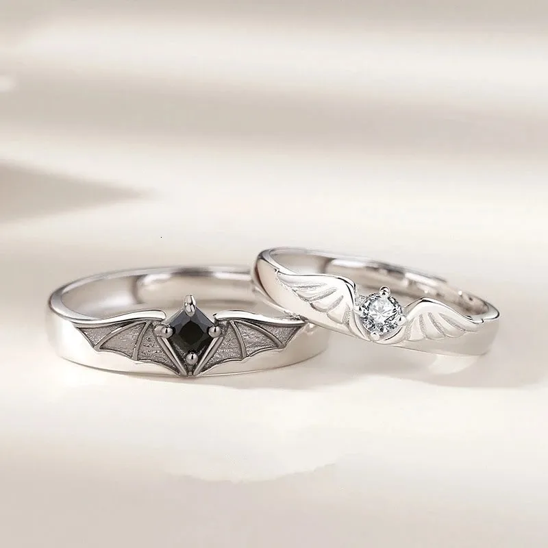 Anillos de boda Anillos de pareja de ángel de cristal de lujo para mujeres Hombres Moda romántica Diseño de alas Anillo de compromiso ajustable Joyería de boda 230915