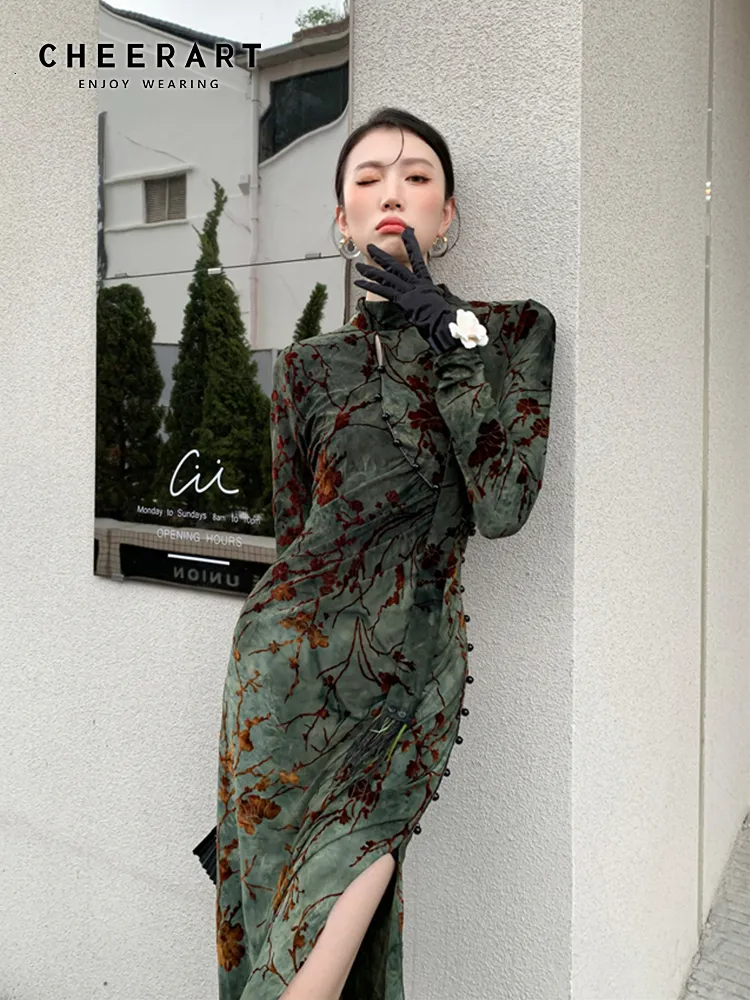 Basic Casual Dresses CHEERART Vintage Green Floral Bodycon Cheongsam Dress Long Sleeve Midi Ladies High Slit Qipao Womens Fashion Clothes 230915