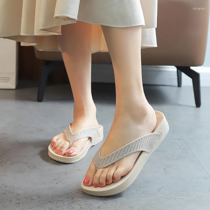 Terlik Yaz Kadınlar Günlük Dayanıklı Düz ​​Flip Flops Flash Bant Sandalet Kadın Kama Ayakkabıları Lady Slip Non Slip Zapatos