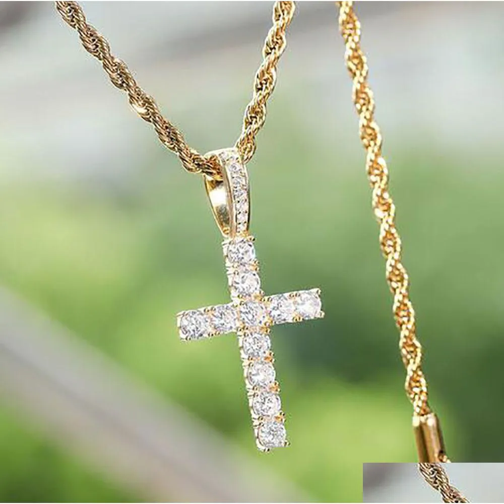 Collier avec pendentif croix en argent sterling 925 plaqué or 14 carats avec diamant blanc clair et chaîne en corde M de 18 pouces, 42 mm x 22 mm, livraison directe